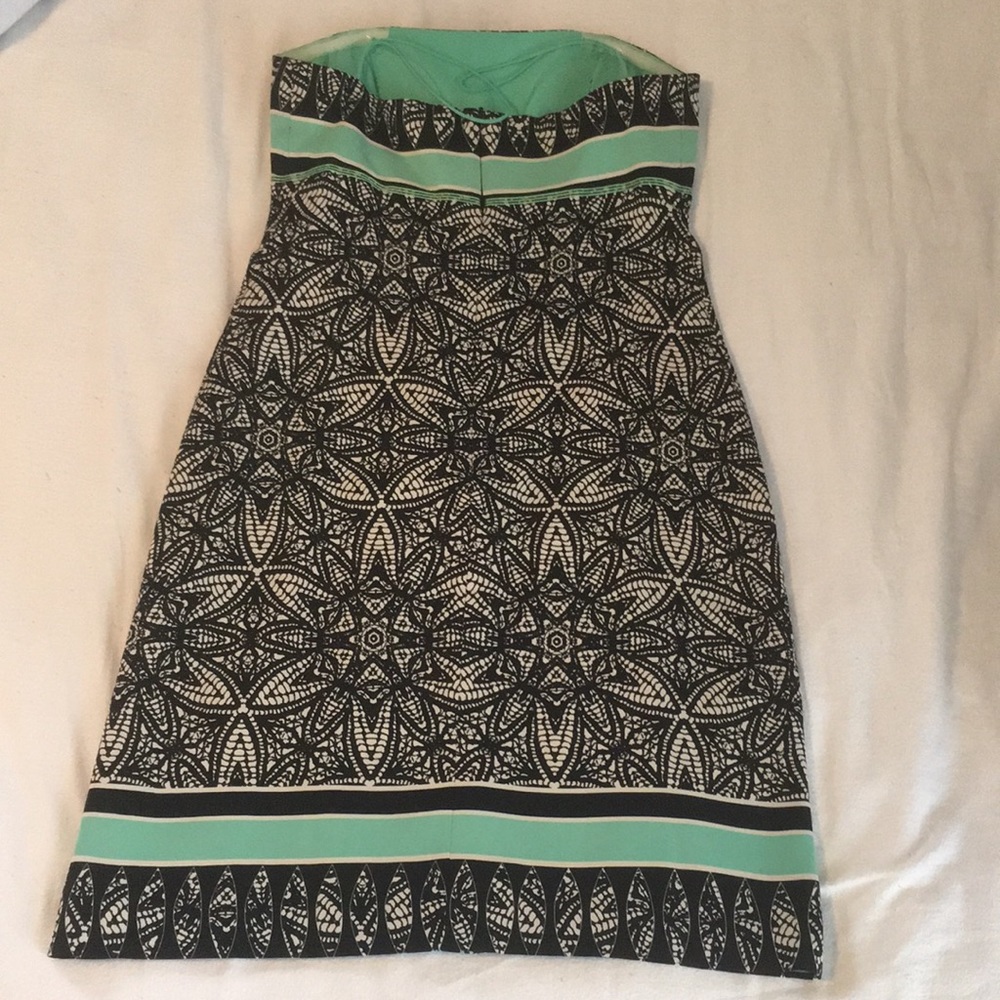 Nicole Miller strapless silk dress. - Picture 9 of 16